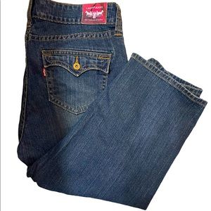Levi’s 542 Capri Jeans GUC